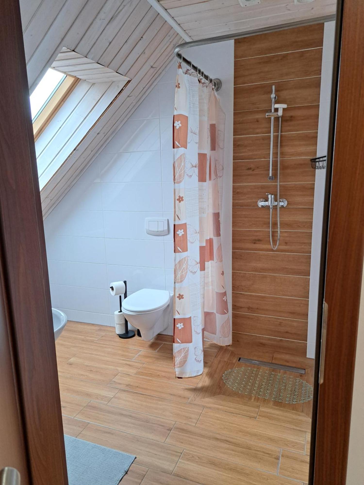 Noclegi Pod Modrzewiem Powidz  Luaran gambar